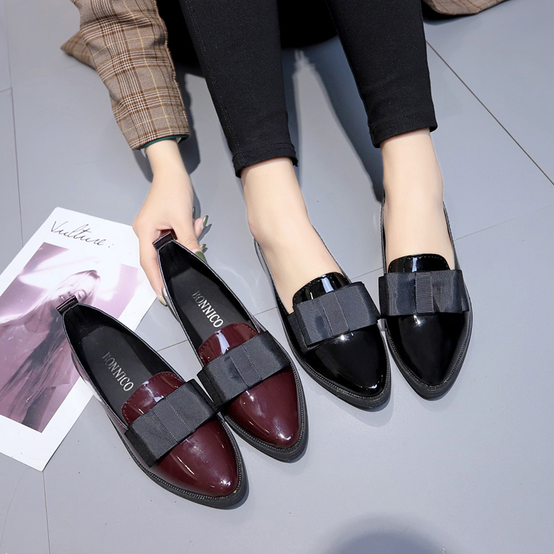 Women Shoes Black - รองเท้าส้นเตี้ยหนังแก้วสีดำ/สีแดงไวน์ ปลายแหลม แบบสวม ประดับโบว์ รองเท้าลำลองอเนกประสงค์สำหรับใส่ในชีวิตประจำวันและธุรกิจ