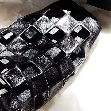 Women Shoes Black - รองเท้าแตะส้นแบนสีดำสำหรับผู้หญิง รุ่น 2026 หัวเหลี่ยม ดีไซน์โปร่งลายสาน สวมใส่ง่าย