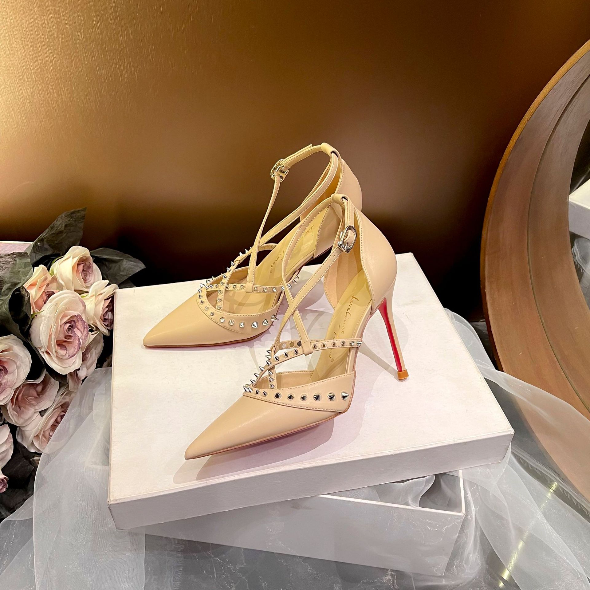 Retro รองเท้าผู้หญิงรองเท้าแตะ - Women Shoes Black บทวิจารณ์และราคา