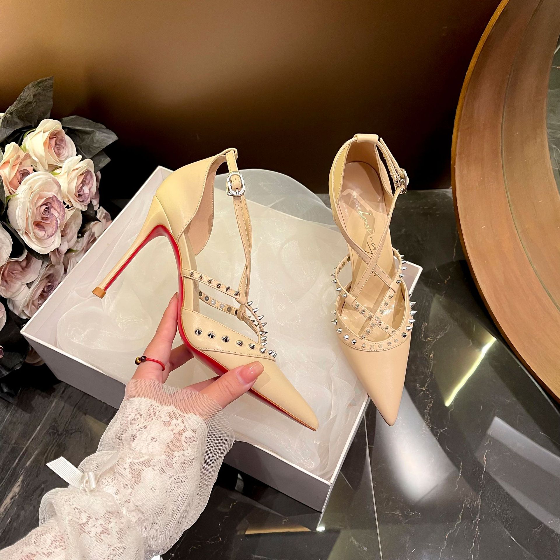 Retro รองเท้าผู้หญิงรองเท้าแตะ - Women Shoes Black บทวิจารณ์และราคา